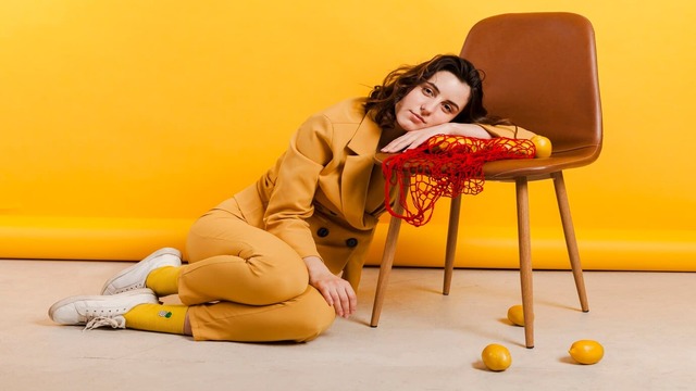 Gaya Pose Model Wanita